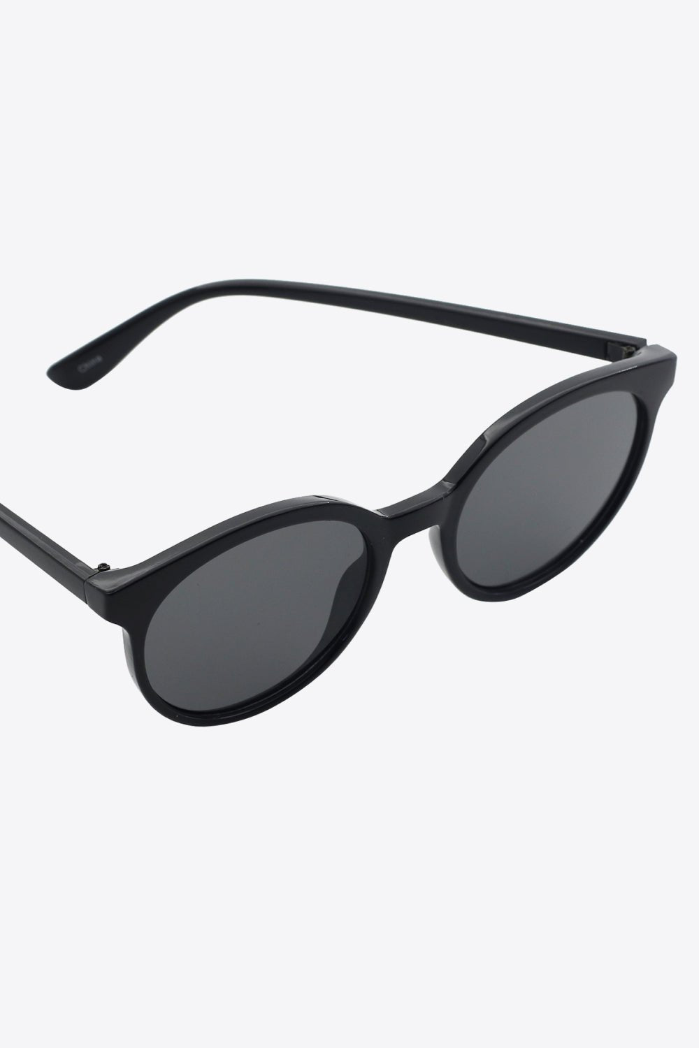 Round Full Rim Polycarbonate Frame Sunglasses - Avek Brand