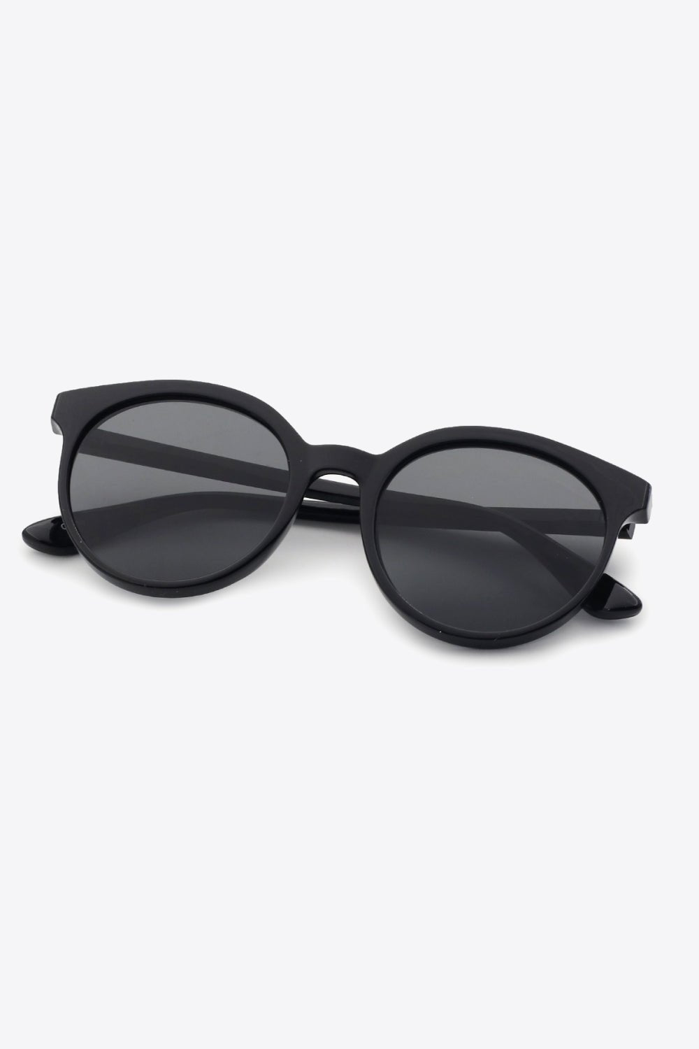 Round Full Rim Polycarbonate Frame Sunglasses - Avek Brand